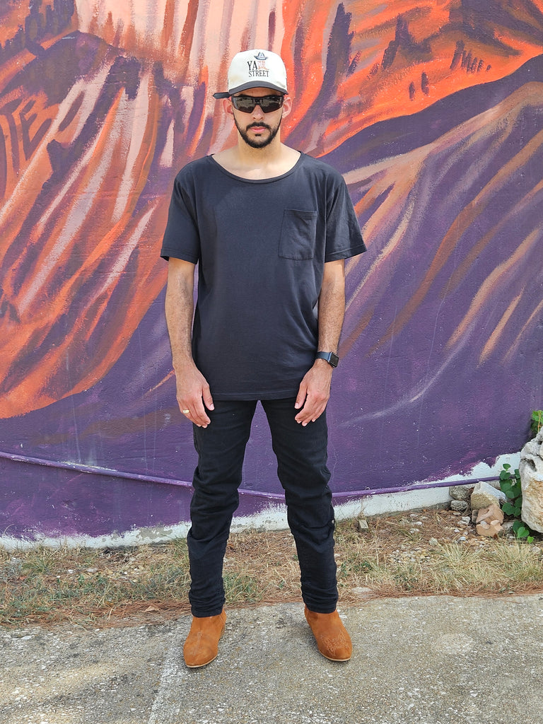 WIDENECK TEE BLACK