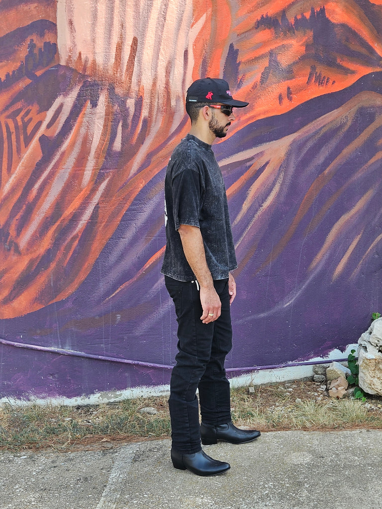 HEARTBREAK COWBOY OVERSIZED CROP TEE DISTRESSED BLACK